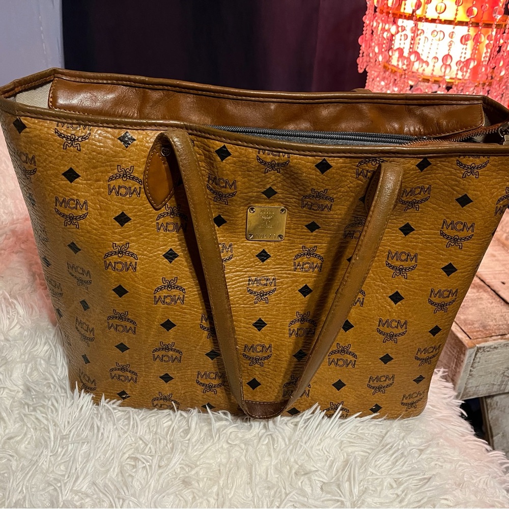 2 for Authentic MCM Cognac Visetos Tote and  new felt organizer - Picture 3 of 16